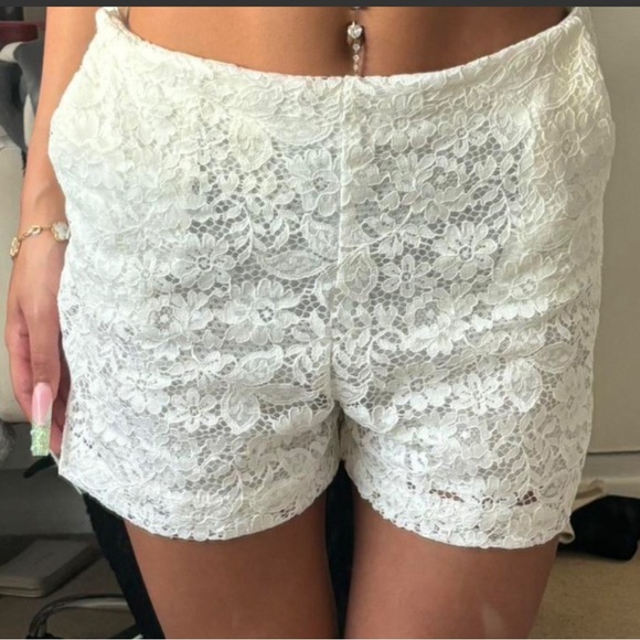 NWT- Zara lace shorts -Small - Picture 1 of 4